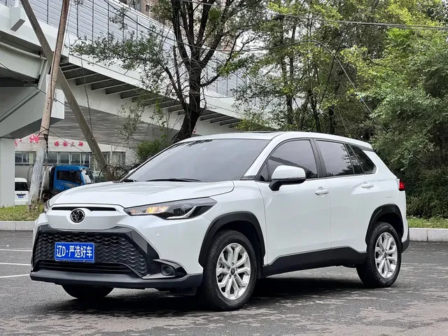 Toyota Frontlander 2022 2.0L CVT Leading Edition