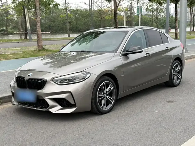 BMW 1 Series 2018 118i Sport Edition