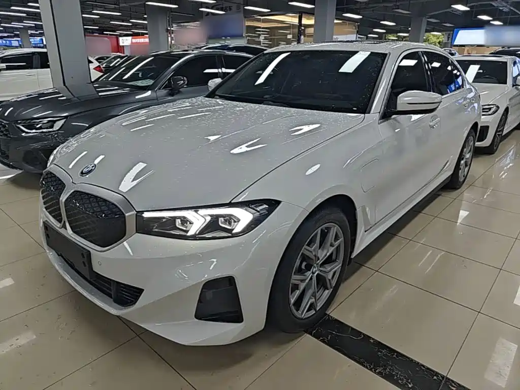 BMW i3 2026 eDrive 35 L