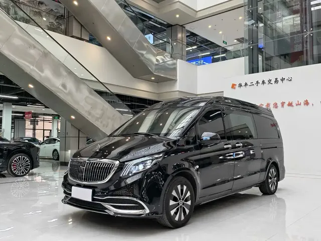 Mercedes-Benz Vito 2023 2.0T Business 8-Seater