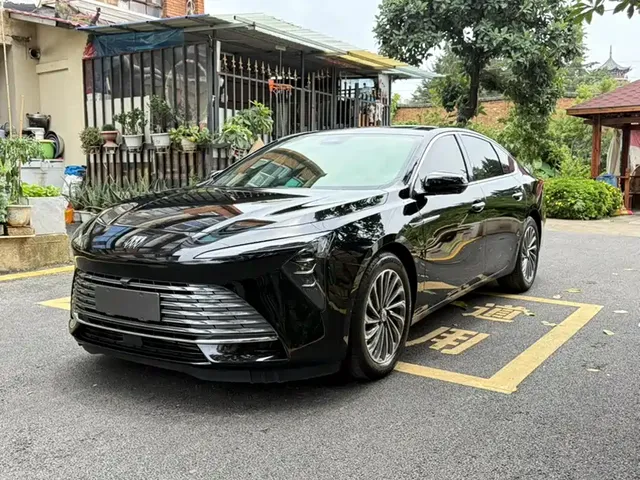 Buick LaCrosse 2023 28T Premium Edition