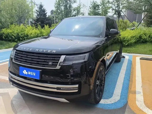 Land Rover Range Rover 2023 3.0 L6 400PS Golden Age 7-Seater Long Wheelbase