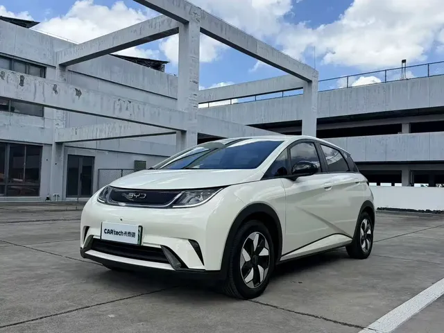 BYD Dolphin 2025 420km Fashion Edition