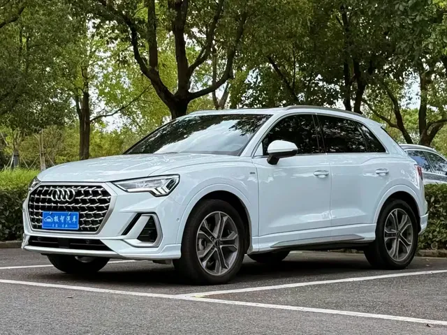 Audi Q3 2024 40 TFSI Fashion Sport