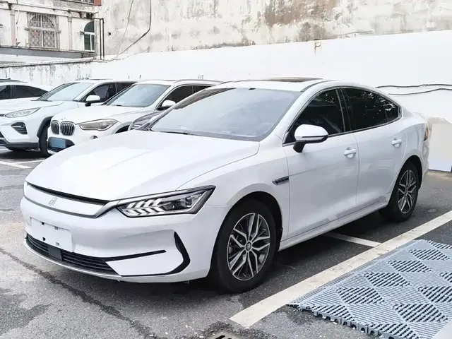 BYD Qin PLUS 2021 EV 400KM Luxury Model