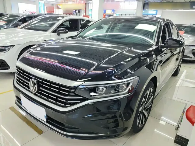 Volkswagen Passat 2024 380TSI Luxury