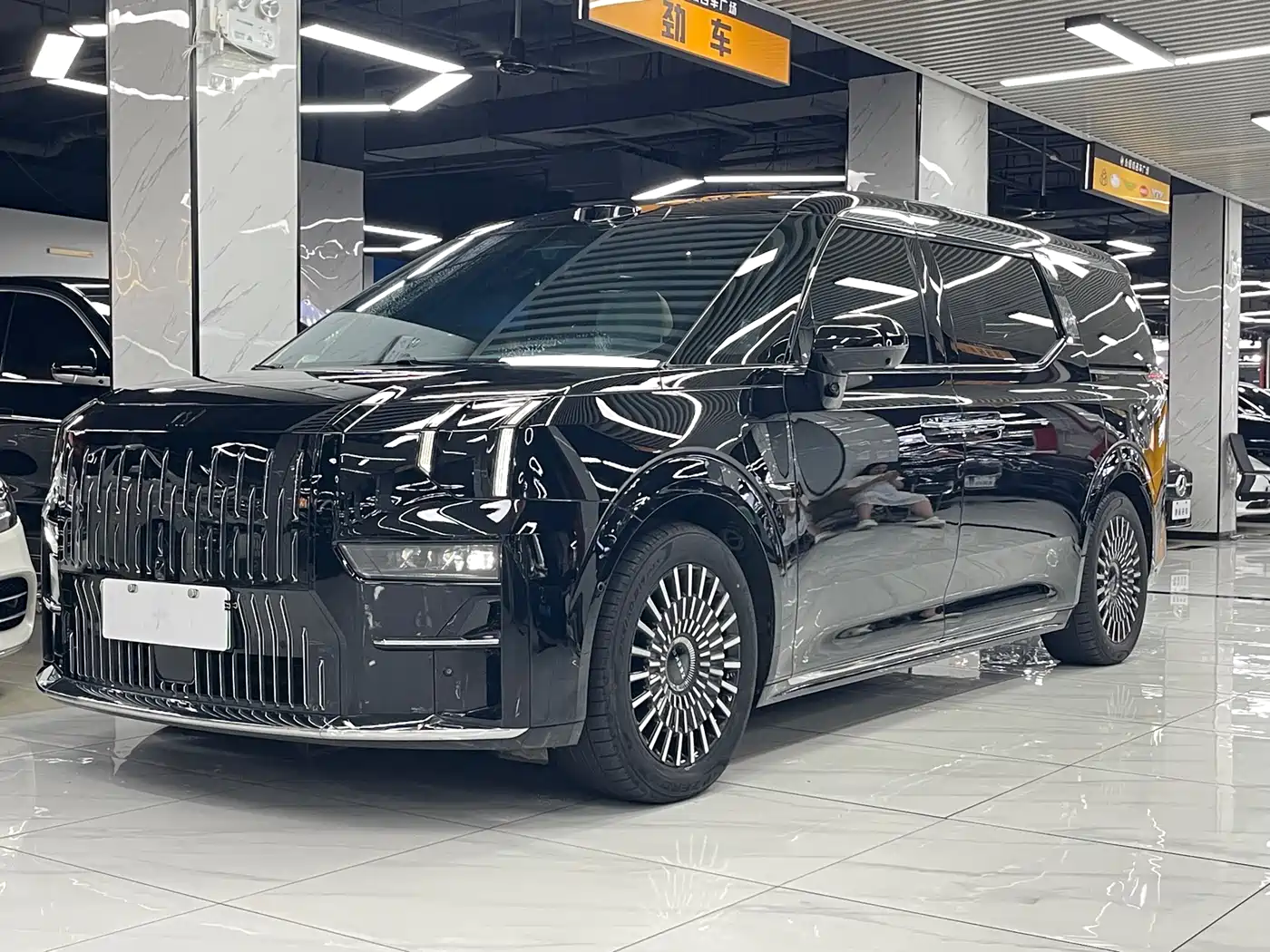 ZEEKR 009 2024 6-seat Executive AWD 108kWh