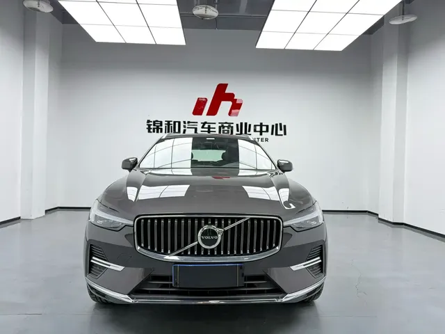 Volvo XC60 2025 B5 AWD Smart Luxury Edition