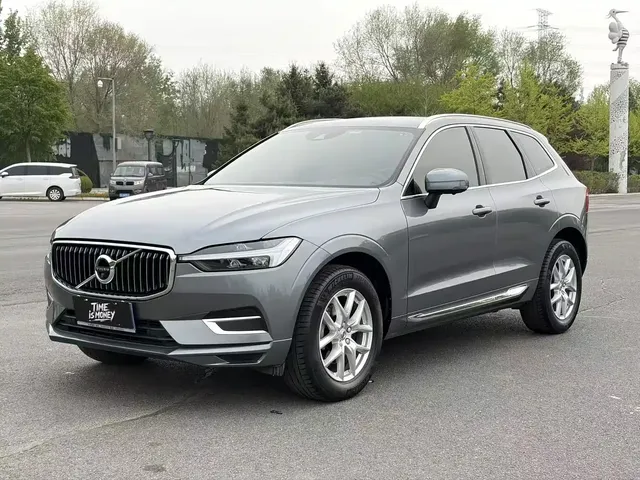 Volvo XC60 2021 T5 AWD Momentum