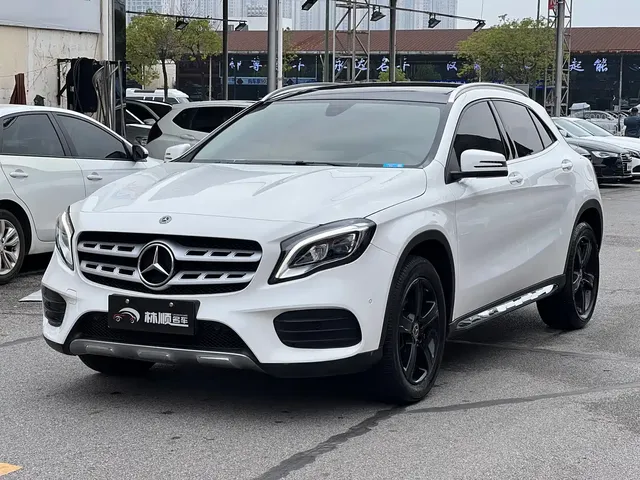 Mercedes-Benz GLA 2019 GLA 200 Fashion