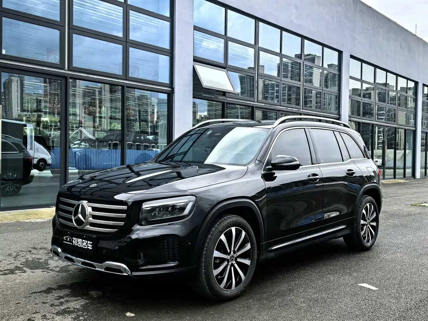 Mercedes-Benz GLB 2025 Model GLB 220 Fashion Style