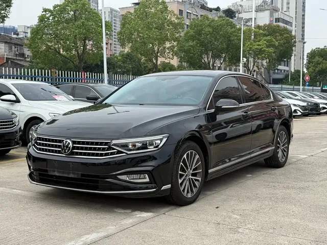 Volkswagen Magotan 2023 2 Million Units Anniversary Edition 330TSI DSG Leading Type