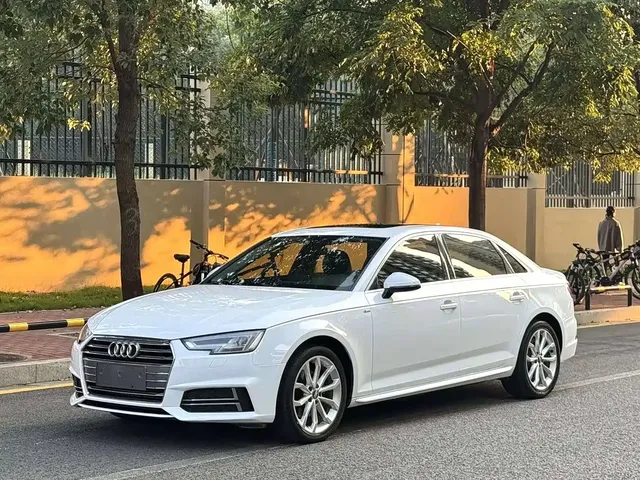 Audi A4L 2018 30th Anniversary 40 TFSI Fashion