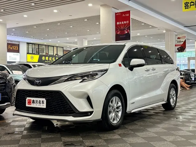 Toyota Granvia 2023 2.5L Hybrid Comfort Edition