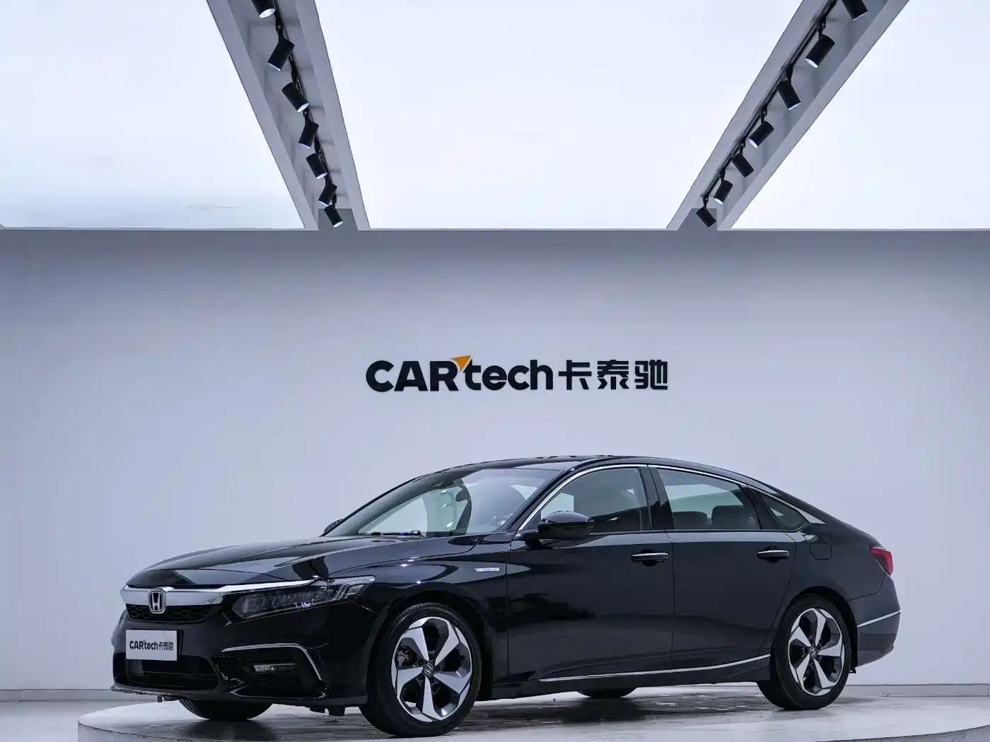 Honda Inspire 2019 Sharp Hybrid 2.0L Pure Fashion China VI