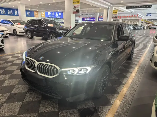 BMW 3 Series 2023 325Li M Sport Black Night Package