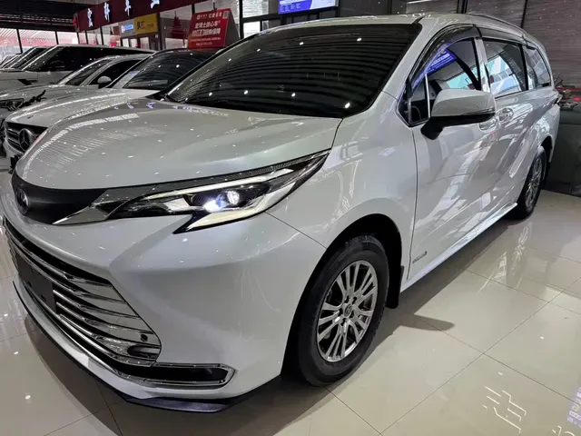 Toyota Sienna 2023 2.5L Hybrid Comfort Edition