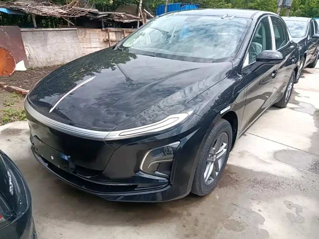 Hongqi E-QM5 2025 610km PLUS