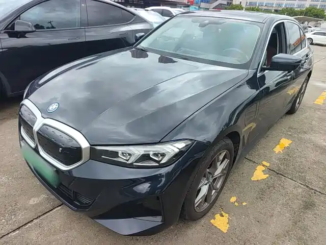 BMW i3 2022 eDrive 35 L