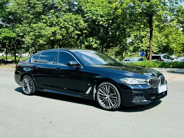 BMW 5 Series 2021 525Li M Sport Package
