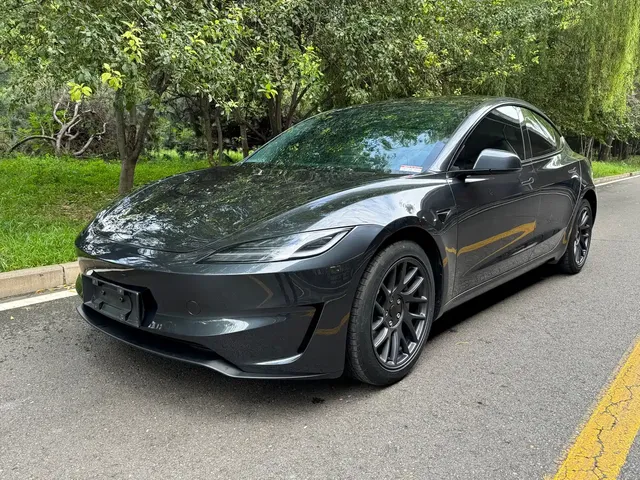 Tesla Model 3 2023 Long Range All-Wheel Drive