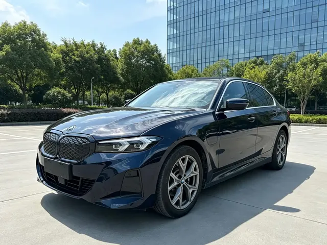 BMW i3 2026 eDrive 35 L