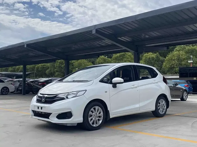 Honda Fit 2018 1.5L CVT Comfort Sunroof Edition