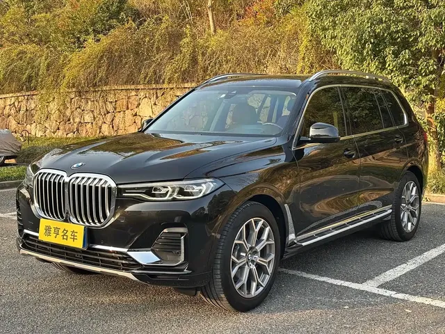 BMW X7 2022 xDrive40i Leading Luxury Package