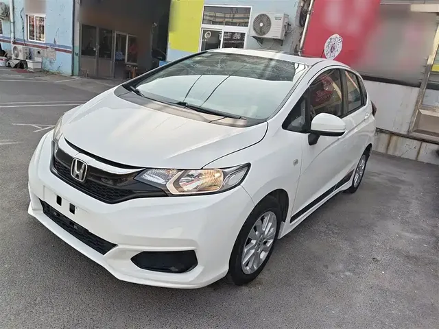 Honda Fit 2018 1.5L CVT Comfort Sunroof Edition