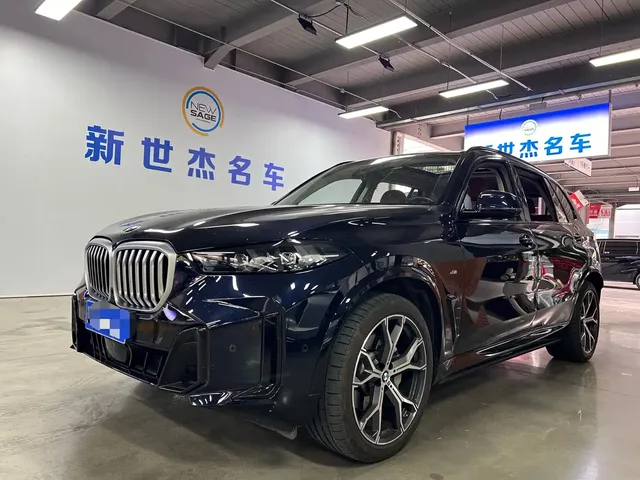 BMW X5 2023 xDrive 30Li Premium M Sport Black Night Package