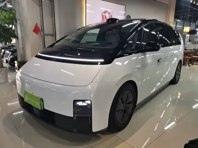 Li Auto MEGA 2024 Ultra
