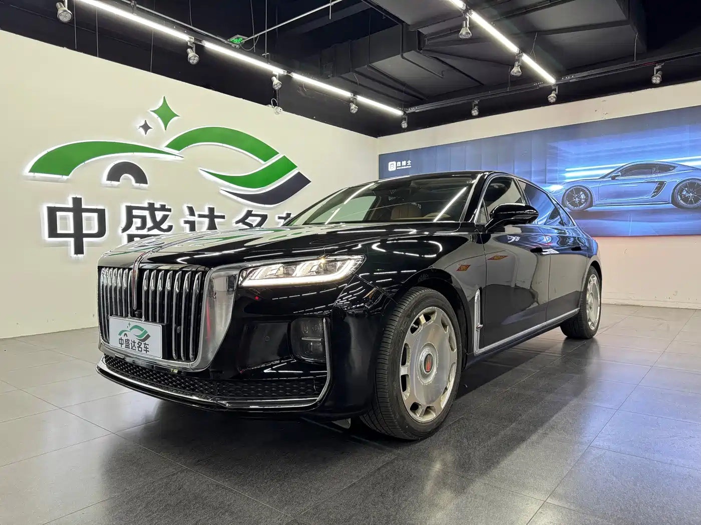 Hongqi H9 2022 2.0T Smart Connect Flag Enjoy Edition