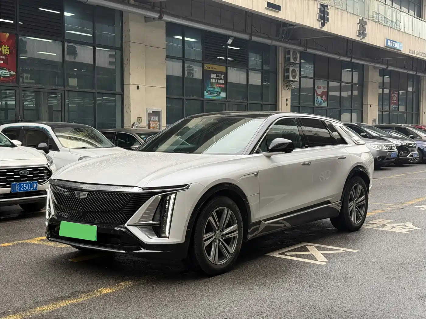 Cadillac IQ Rui Ge 2022 RWD Long Range Luxury Edition