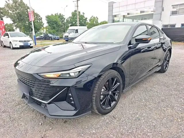 Changan UNI-V 2023 1.5T Luxury Edition