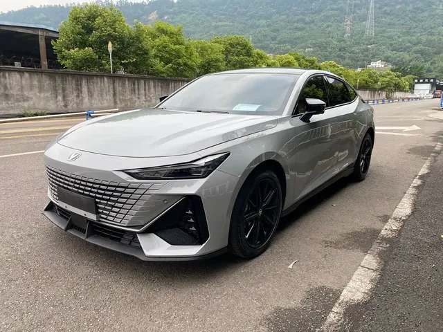 Changan UNI-V 2022 1.5T Premium Model