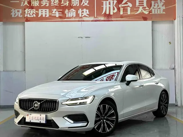 Volvo S60 2023 B4 Smart Vision Luxury Edition