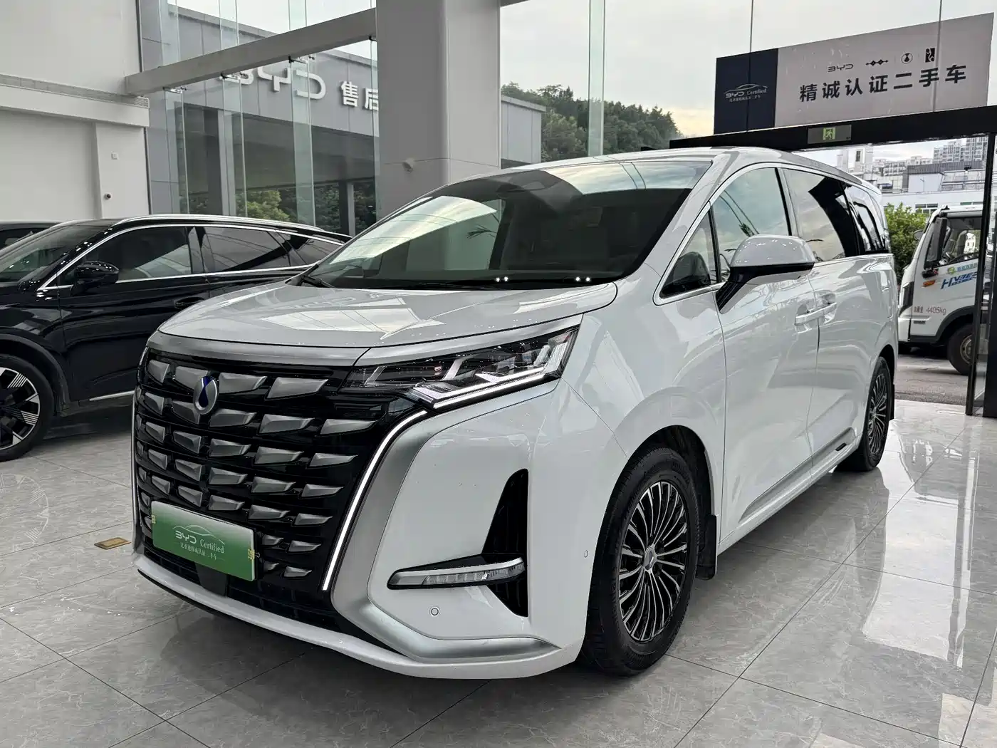 Denza D9 2022 DM-i 970 AWD Flagship