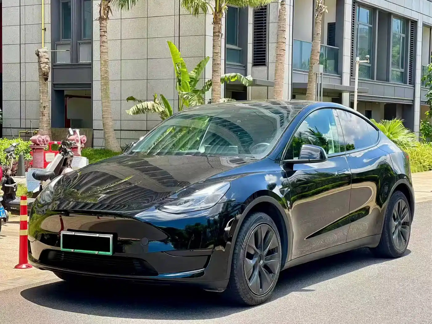 Tesla Model Y 2024 Rear-Wheel Drive Version