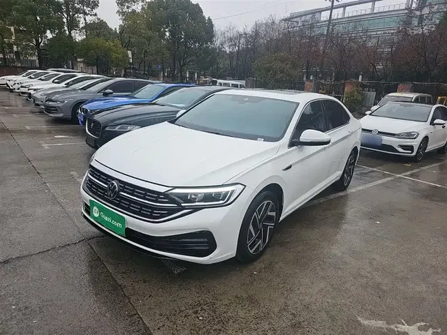 Volkswagen Sagitar 2025 300TSI DSG Surpass Edition