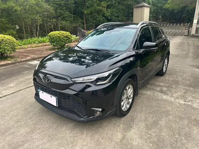 Toyota Frontlander 2022 2.0L CVT Leading Edition