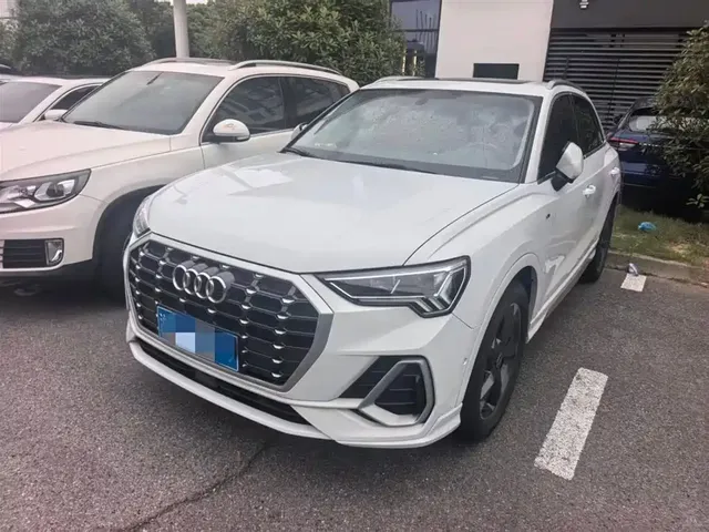 Audi Q3 2023 35 TFSI Fashion Dynamic (1.4T)