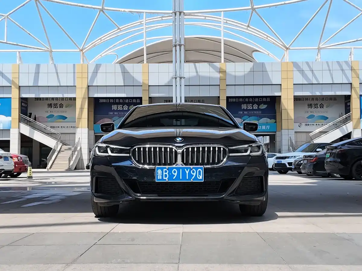 BMW 5 Series 2022 525Li M Sport Package