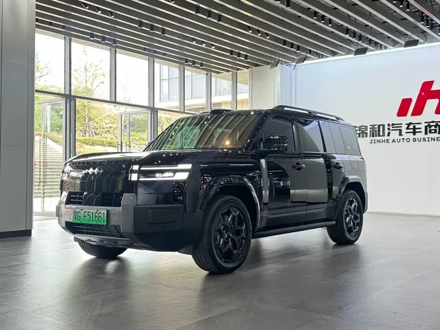 Fang Cheng Bao Titanium 7 2025 AWD Base Model