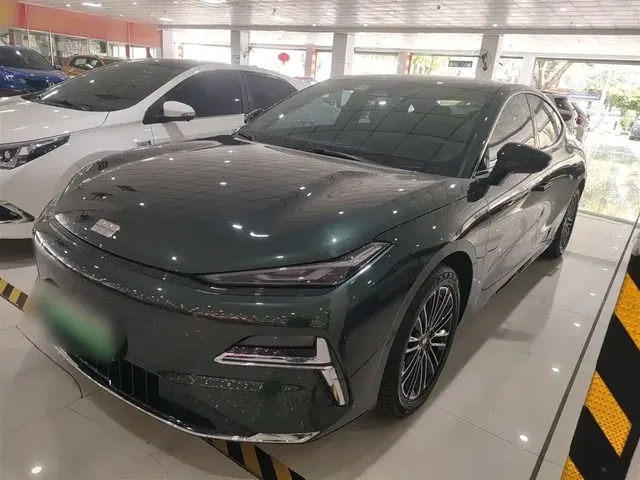 Geely Galaxy Xingyao 8 2025 130km EM-i Premium Edition