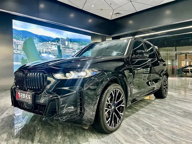BMW X5 2023 xDrive 40Li M Sport Black Night Package