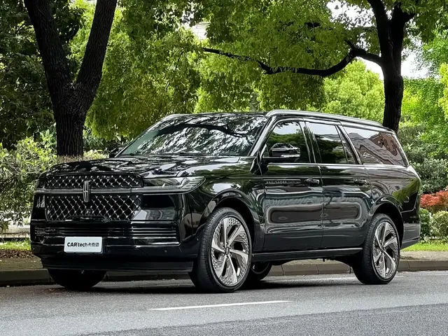 Lincoln Navigator 2025 3.5T Extended Presidential Edition