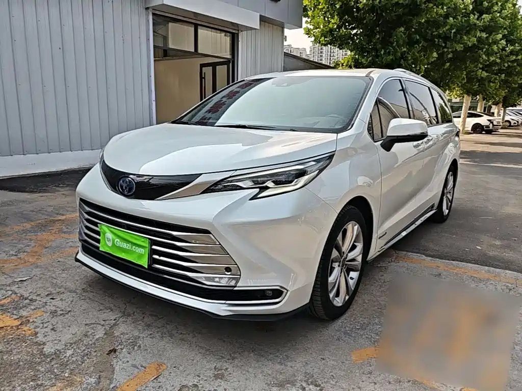 Toyota Sienna 2021 2.5L Hybrid Platinum Edition