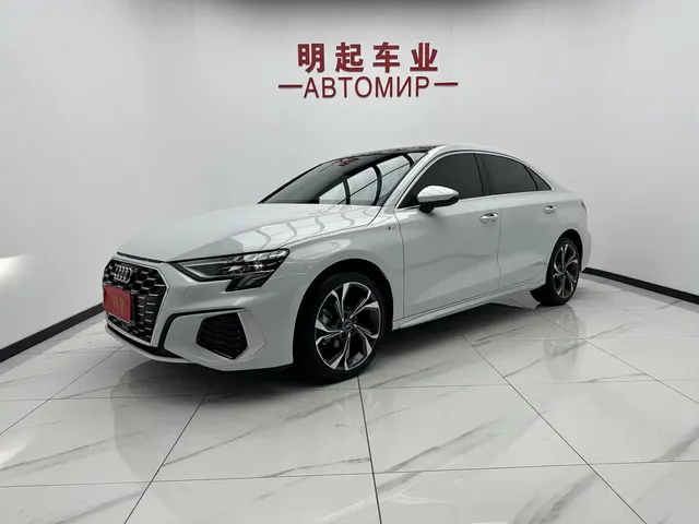 Audi A3 2023 Sportback 35 TFSI Luxury Sport