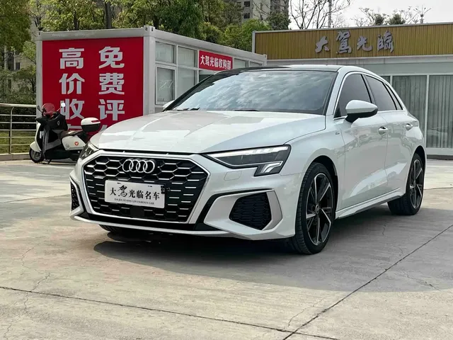 Audi A3 2023 Facelift Sportback 35 TFSI Fashion Sport