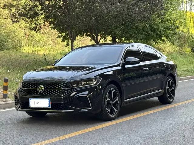 Volkswagen Passat 2024 330TSI Starlight Elite Edition